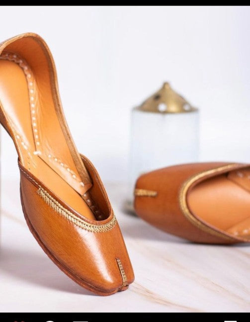 Plain Brown Jutti – taurjuttis