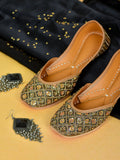 Antique Flower Jutti