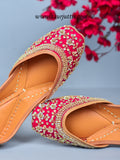 Gulabi Phulkari Jutti