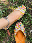 Floral   Embroidery Jutti