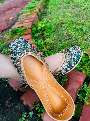 BOTTOL GREEN JUTTI
