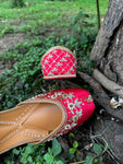 RED FLORAL JUTTI