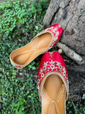 RED FLORAL JUTTI