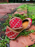 RED FLORAL JUTTI
