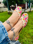 flower blossoms jutti