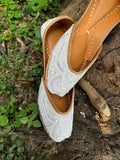 White beads Jutti