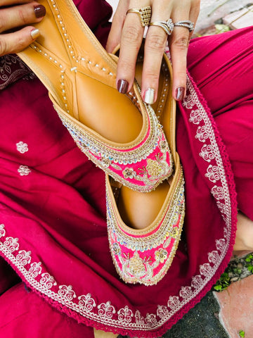 Traditional  Pink Gold Jutti