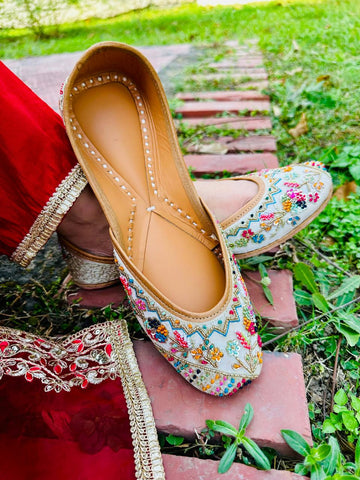 Multi Zardozi Jutti