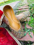 Antique Flower Jutti