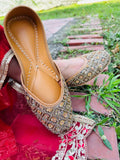 Antique Flower Jutti