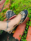 BLACK FLORAL JUTTI