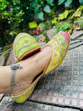 Traditional wear jutti