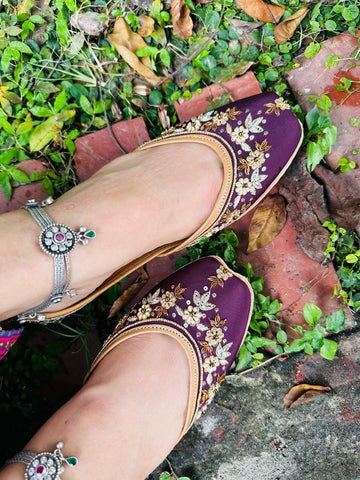PURPLE FLORAL JUTTI