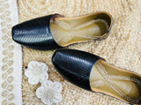 Jaali Pattern Men's Jutti (Black Color)