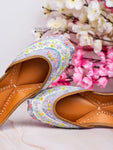 Pastel blooms Jutti